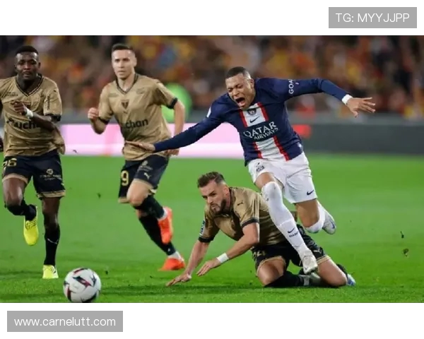 加尔蒂安抚姆巴佩：他能适应目前的位置 并打进更多球